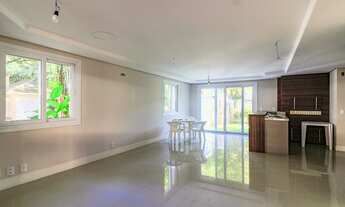 Imagem 2: Casa em condomínio à venda no bairro Tristeza em Porto Alegre