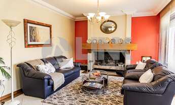 Imagem 3: Casa 3 dormitórios com 3 vagas de garagem à venda no bairro Três Figueiras em Porto Alegre