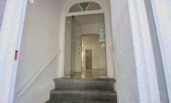 Imagem: Casa comercial impecável localizada no