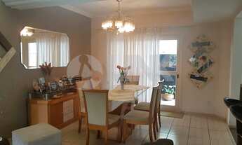 Imagem 2: Casa de 3 dormitórios sendo 1 suíte à venda com 2 vagas de garagem em Porto Alegre, no bai