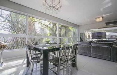 Imagem 3: Apartamento de 2 dormitórios sendo 2 suítes à venda com 2 vagas de garagem em Porto Alegre