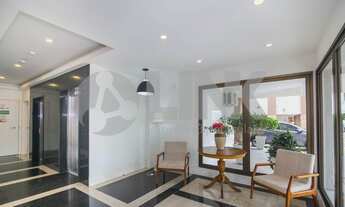 Imagem 2: Apartamento de 2 dormitórios sendo 1 suíte à venda com 2 vagas de garagem em Porto Alegre