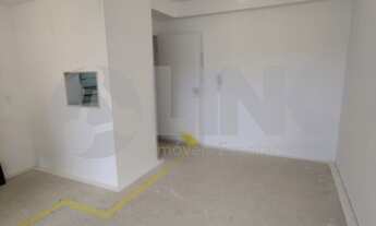 Imagem 1: Apartamento de 2 dormitórios sendo 1 suíte à venda com 1 vaga de garagem em Porto Alegre