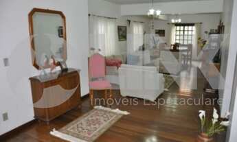 Imagem: Casa em condomínio de 5 dormitórios sendo