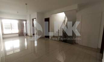 Imagem 2: Casa em condomínio de 3 dormitórios sendo 3 suítes com 3 vagas de garagem à venda no bairr