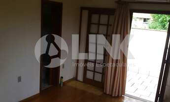 Imagem 3: Casa de 2 dormitórios sendo 2 suítes à venda com 2 vagas de garagem em Porto Alegre, no ba