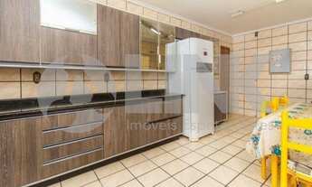 Imagem 7: Casa de 4 dormitórios sendo 1 suíte à venda com 4 vagas de garagem em Porto Alegre, no bai