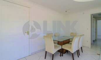 Imagem 2: Apartamento de 3 dormitórios sendo 1 suíte à venda com 2 vagas de garagem em Porto Alegre