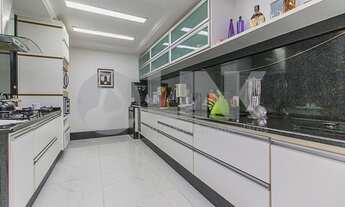 Imagem 7: Casa de 5 dormitórios sendo 5 suítes à venda com 4 vagas de garagem em Porto Alegre, no ba