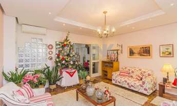 Imagem: Casa com 3 quartos e 3 garagens à venda