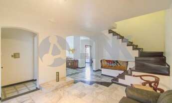 Imagem: Casa de 6 dormitórios sendo 1 suíte à