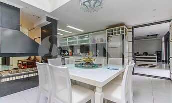 Imagem 6: Casa de 5 dormitórios sendo 5 suítes à venda com 4 vagas de garagem em Porto Alegre, no ba