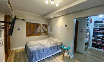 Imagem 6: Casa de 3 dormitórios sendo 3 suítes com 2 vagas de garagem à venda no bairro Sarandi em P