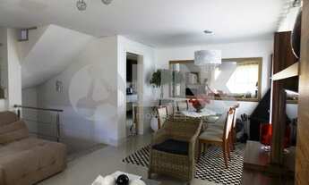 Imagem 2: Casa de 3 dormitórios sendo 3 suítes à venda com 2 vagas de garagem em Porto Alegre, no ba