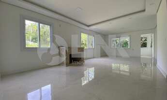 Imagem: Casa em condomínio de 4 dormitórios sendo