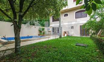 Imagem 7: Casa de 6 dormitórios sendo 1 suíte à venda com 2 vagas de garagem em Porto Alegre, no bai