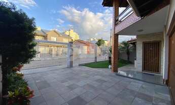 Imagem 2: Casa de 3 dormitórios sendo 3 suítes com 2 vagas de garagem à venda no bairro Sarandi em P