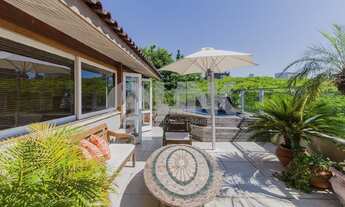 Imagem 2: Cobertura de 2 dormitórios sendo 2 suítes com 2 vagas de garagem à venda no bairro Bela Vi