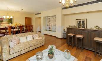 Imagem 2: Apartamento mobiliado alto padrão de 3 quartos com 2 vagas à venda no bairro Petrópolis em