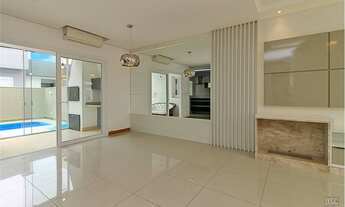 Imagem 4: CASA RESIDENCIAL em Porto Alegre - RS, Hípica