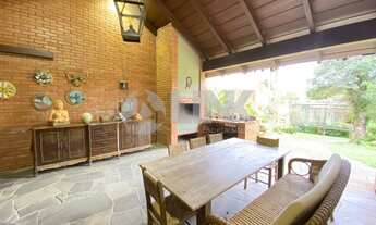 Imagem 7: Casa 3 dormitórios com 3 suítes e 4 vagas de garagem à venda no bairro Ipanema em Porto Al