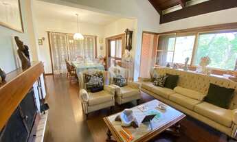 Imagem 3: Casa 3 dormitórios com 3 suítes e 4 vagas de garagem à venda no bairro Ipanema em Porto Al