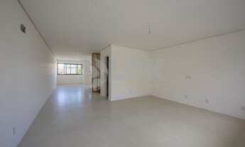 Imagem 3: Sobrado de 3 dormitórios sendo 3 suítes com 2 vagas de garagem à venda no bairro Chácara d