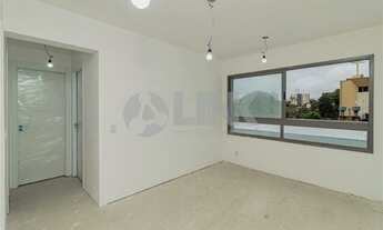 Imagem 3: Apartamento 2 dormitórios com 1 vaga de garagem à venda no bairro Passo da Areia em Porto