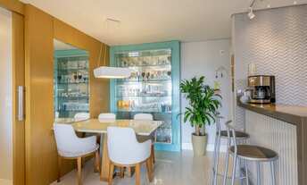 Imagem 6: Apartamento dois dormitórios com 2 vagas de garagem à venda no bairro Petrópolis em Porto