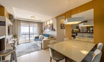 Imagem 2: Apartamento dois dormitórios com 2 vagas de garagem à venda no bairro Petrópolis em Porto