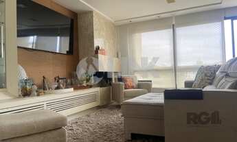 Imagem 2: Apartamento 3 dormitórios com 2 vagas de garagem à venda no bairro Menino Deus em Porto Al