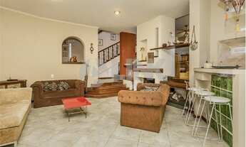 Imagem 3: Casa 6 dormitórios com 4 vagas de garagem à venda no bairro Jardim Planalto em Porto Alegr