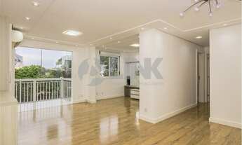 Imagem 2: Apartamento 3 dormitórios com 2 vagas de garagem à venda no bairro Vila Ipiranga em Porto