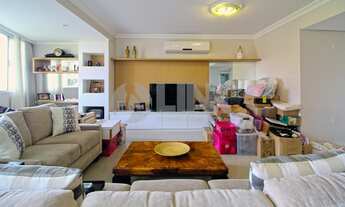 Imagem 2: Apartamento mobiliado 3 dormitórios com 2 vagas de garagem à venda no bairro Menino Deus e