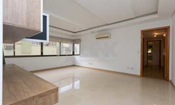 Imagem 2: Apartamento de 2 dormitórios sendo 1 suíte à venda com 2 vagas de garagem em Porto Alegre