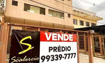 Imagem: Prédio 3 andares, loja, 4 salas 56m²