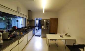 Imagem 7: Casa Comercial para Locação em São Paulo-SP, Jardim América: 9 Salas, 7 Banheiros, 4 Vagas