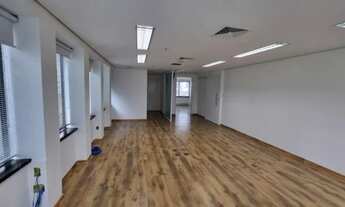 Imagem 2: Conjunto Comercial de Alto Padrão no Itaim Bibi: 5 Salas, 3 Vagas de Garagem e 100m² de Ár