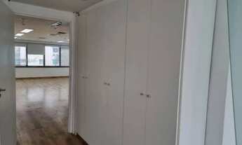 Imagem 5: Conjunto Comercial de Alto Padrão no Itaim Bibi: 5 Salas, 3 Vagas de Garagem e 100m² de Ár