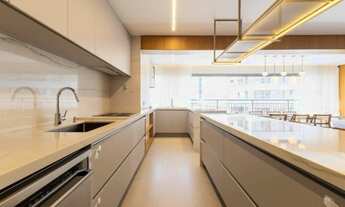 Imagem 3: Apartamento de luxo à venda em Moema, São Paulo - 3 quartos, 3 suítes, 5 banheiros, 2 vaga