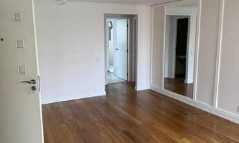 Imagem 4: Venda de Apartamento de Alto Padrão na Chácara Klabin: 3 Quartos, 1 Suíte, 2 Salas, 4 Banh