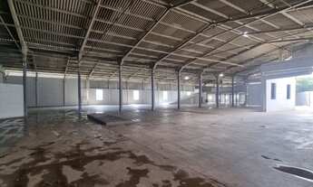 Imagem 2: Galpão Comercial de Alto Padrão com 12 Salas e 25 Vagas de Garagem em Condomínio no Paraís