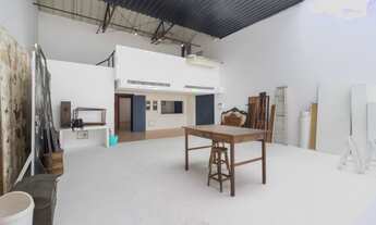 Imagem 7: Casa Comercial à Venda na Vila Nova Conceição, São Paulo-SP: 6 Salas, 3 Banheiros, 3 Vagas