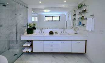 Imagem 6: Oportunidade única: Apartamento de luxo com 4 suítes e 4 vagas no Panamby, São Paulo-SP!