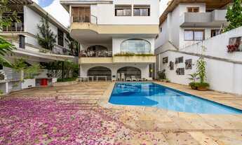 Imagem 2: Casa na Cidade Jardim 04 suítes sendo uma master e uma suíte com sala íntima, living para