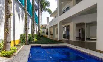 Imagem 2: Linda casa de luxo à venda em condomínio no Jardim Petrópolis, São Paulo-SP: 4 quartos, 4