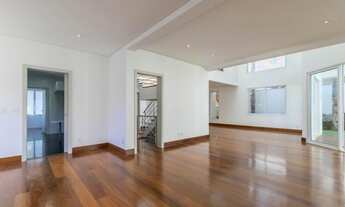 Imagem 7: Linda casa de luxo à venda em condomínio no Jardim Petrópolis, São Paulo-SP: 4 quartos, 4