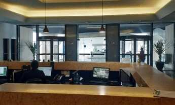 Imagem 3: Conjunto Comercial de Alto Padrão com 21 Vagas de Garagem e 775m² no Butantã, São Paulo-SP