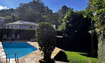 Imagem: Casa alto padrão, piscina, 4 suítes, 6