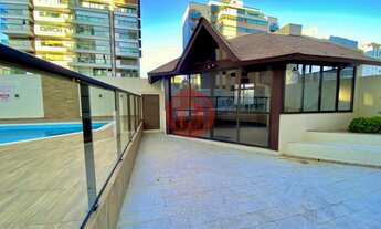 Imagem 5: Cobertura tipo duplex de 172m2 com piscina e vista para o mar, à venda no centro de Floria